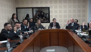 Amandamentet e Osmanit kalojnë Komisionin për Legjislacion