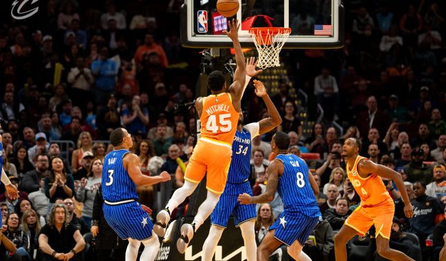 “Magjia” e Mitchell ndaj Magic