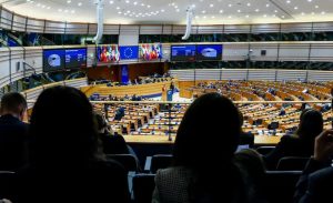 Komisioni për Punë të Jashtme i PE-së miraton raportin për Kosovën