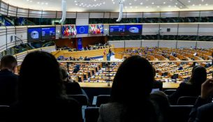 PE-ja jep miratimin për “qendrat e kthimit” për migrantë: A është edhe Kosova në radarin e BE-së?