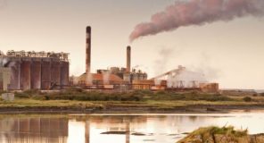 Rafineria irlandeze e metaleve është në zinxhirin e furnizimit që ushqen makinën ruse të luftës, sugjerojnë të dhënat