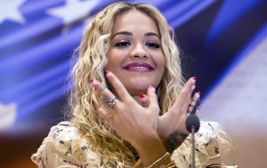 Rita Ora: Kosovë dhe Shqipëri, bëjeni historinë