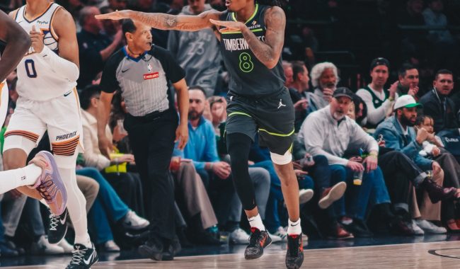 Timberwolves dominojnë ndaj Suns