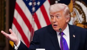 Trump thotë se SHBA-të do ta hapin Ngushticën e Hormuzit ‘në një mënyrë ose një tjetër’