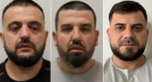 Trafikonin emigrantë me kamionë drejt Britanisë, dënohen tre shtetas shqiptar