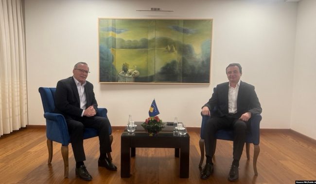 Kurti nuk i dërgon ende “letrën serioze” PDK-së