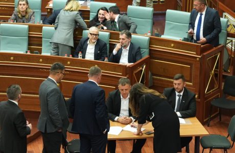 Me 63 vota për Rushitin, ndërpritet seanca për presidenten