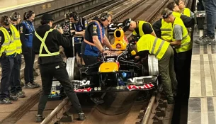 Makina e Red Bullit shfaqet mbi shinat e metrosë së Madridit