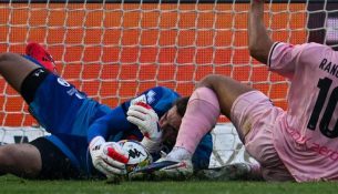 Klinsmann thyen qafën