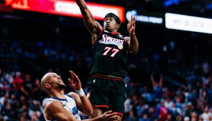 Philadelphia kualifikohet në “play-off”