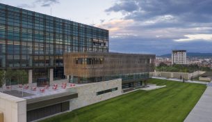 Iniciativë në Uashington që emri i Eliot Engel t’i vendoset ambasadës amerikane në Prishtinë