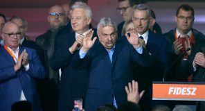 Orbán pranon humbjen, opozita drejt shumicës kushtetuese