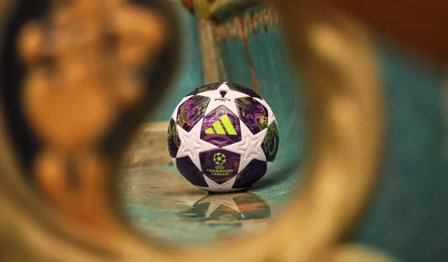 Nike synon të thyejë traditën 25-vjeçare të topit Adidas