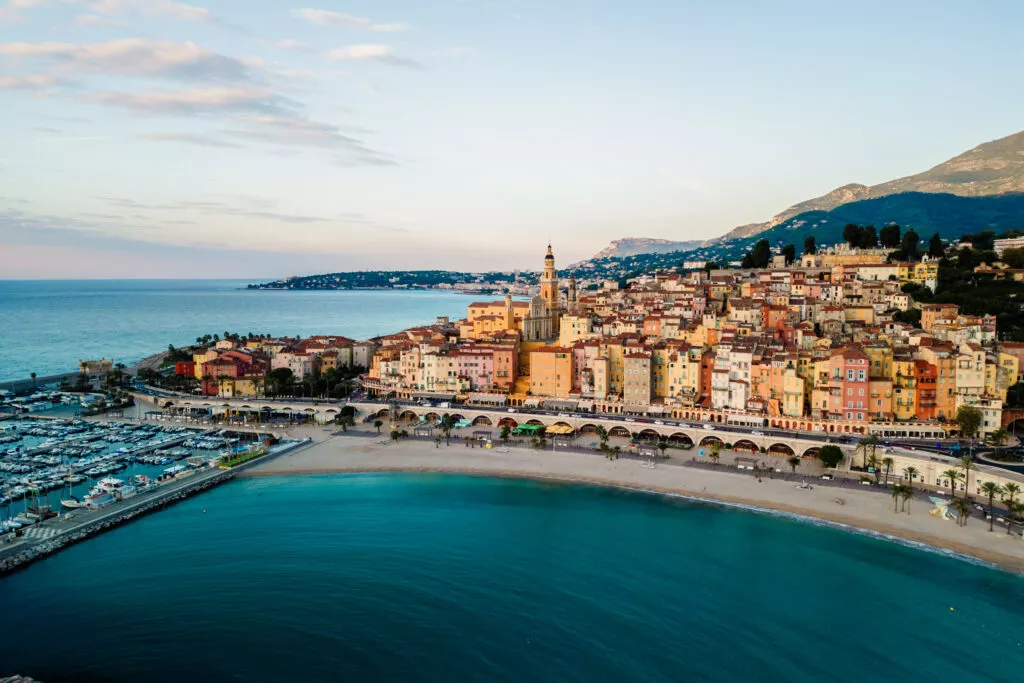 Riviera Franceze bëhet skena e sezonit të ri të “The White Lotus”