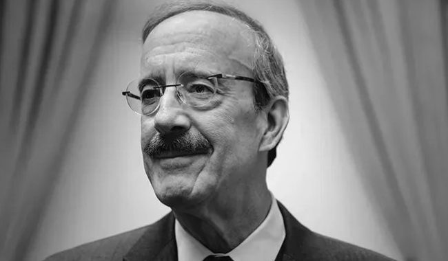 Hoxha kujton Engel: Mbështetës i palëkundur i Kosovës