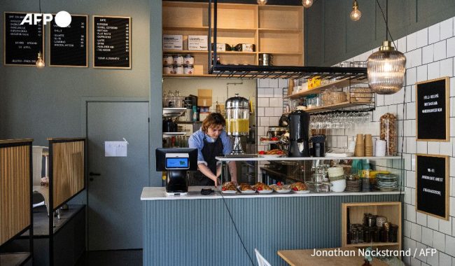 Një kafene e drejtuar nga AI hapet në Stokholm
