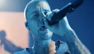 Justin Bieber rikthehet në Coachella me një performancë nostalgjike