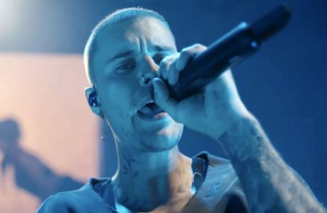 Justin Bieber rikthehet në Coachella me një performancë nostalgjike