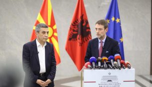 Hoxha krah Mexhitit, mohon deklaratat fyese ndaj shqiptarëve në RMV