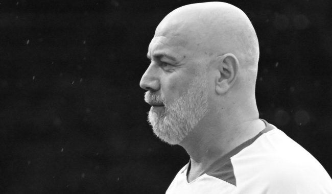 Trajneri që kërkon të shërojë plagët e Bosnjës përmes futbollit