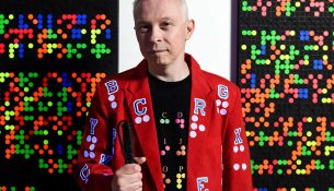 Një i verbër vrapon Maratonën e Brightonit me syze AI