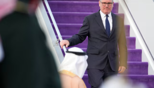 Starmer thotë se konflikti me Iranin tregon se Britania duhet të ndjekë një rrugë të re