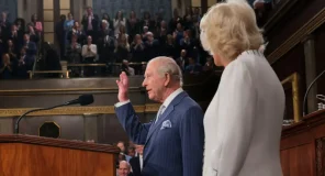 Charles rrit presionin ndaj NATO-s mes trazirave midis SHBA-ve dhe aleatëve