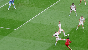 Liverpooli thyen ‘mallkimin’ Fulham dhe rikthehet te fitorja