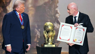 Shtëpia e Bardhë kundërsulmon kritikët e Çmimit të Paqes së Donald Trumpit