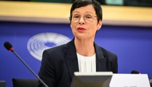 Kos anulon vizitën në Serbi pas glorifikimit të Mlladiçit