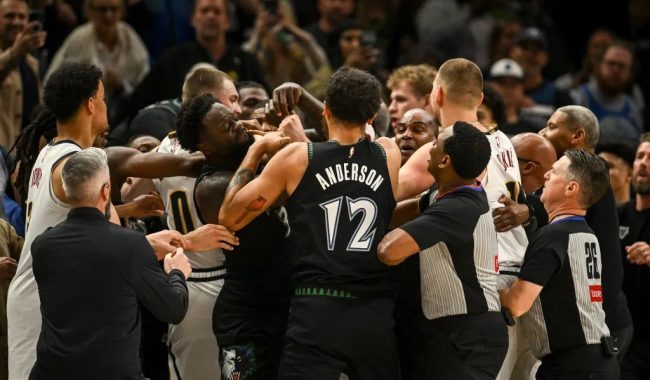 Jokic dhe Randle gjobiten nga NBA