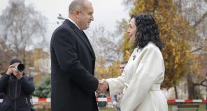 Radevi që i kërkoi Kosovës “t’ia bëjë çarën” pakicës bullgare fiton zgjedhjet në Bullgari