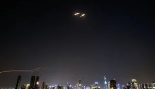 Pakistani thotë se është i angazhuar në një “diplomaci të tërbuar”