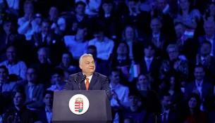 Çfarë do të thotë për Kosovën rënia e “mbrojtësit” të Serbisë në Evropë?