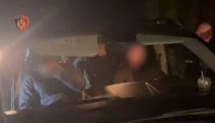 Operacioni “Distanca”, kapet 27-vjeçari që transportonte 13 emigrantë ilegalë drejt BE-së