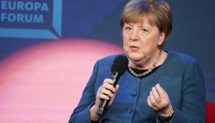 Merkel refuzon rolin e ndërmjetëses në bisedimet me Rusinë