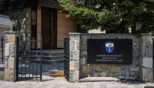 Komunat e dërgojnë në Kushtetuese rregulloren e Qeverisë për shërbimin civil