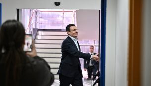 Revolucioni moral i hajnit me doreza të bardha