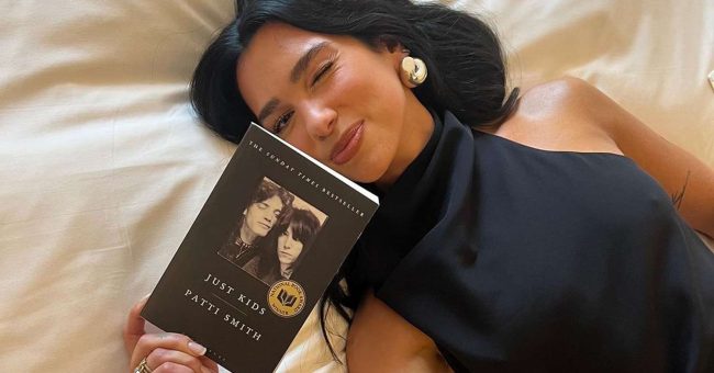 Cilin libër ka zgjedhur këtë muaj Dua Lipa?