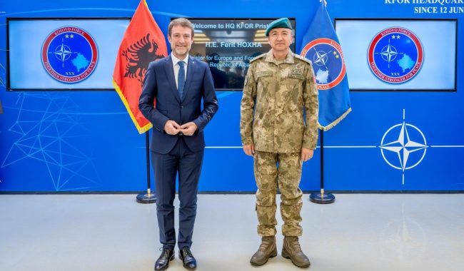 Komandanti i KFOR-it vlerëson kontributin e Shqipërisë