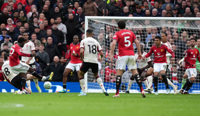 Manchester United triumfon ndaj Liverpool