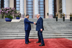 Xi paralajmëron Trump: Tajvani mund të çojë në përplasje