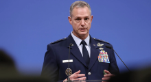 NATO: Tërheqja e trupave amerikane s’dobëson mbrojtjen e Evropës