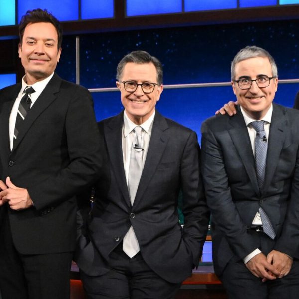 Yjet e “late night” ribashkohen në prag të finales së “The Late Show”
