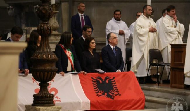 Begaj në 70-vjetorin e shugurimit të Kardinal Ernest Simonit: “Martir i gjallë” i besimit dhe qëndresës