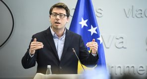 Interpretimi i çuditshëm i Muratit për tabelën e varfërisë