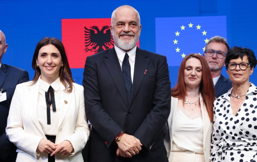 26 Maji nuk është vetëm festë. Ishte kontrata e re e Evropës me Shqipërinë