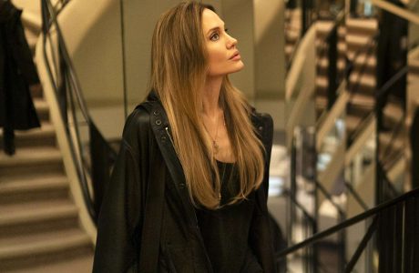 Angelina Jolie rikthehet me filmin “Couture”