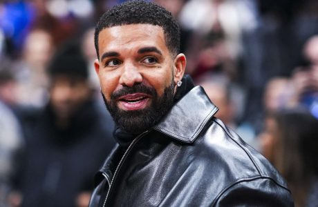 Drake publikon tre albume të reja