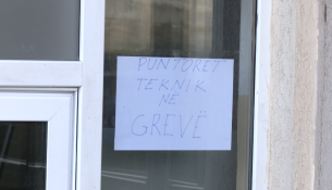 Grevë në shkollat e Prishtinës